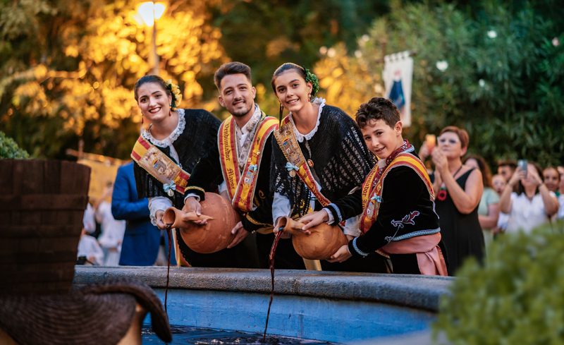 Inauguración de la Fuente del Vino